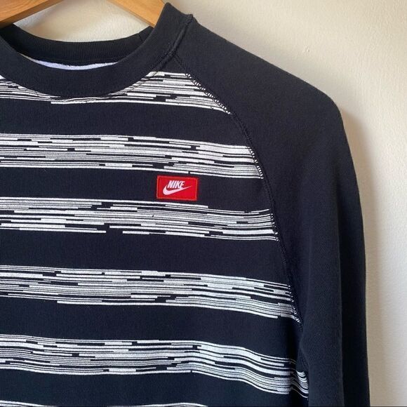 Nike Heritage Stripes Classic Crewneck Sweatshirt Pullover Sweater Black & white - Picture 8 of 8